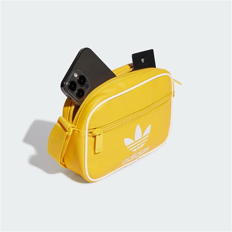 adidas tasche airliner weiß gold|adidas Adicolor Classic Mini Airliner Bag .